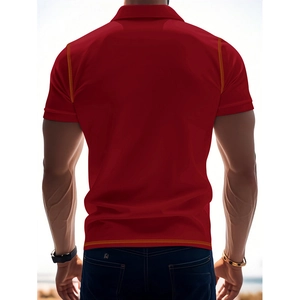 Rückansicht eines roten Herren-Poloshirts mit orangefarbenen Kontrastnähten für Sportler
