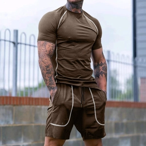 Ensemble de sport marron foncé pour hommes avec liseré blanc et short à cordon