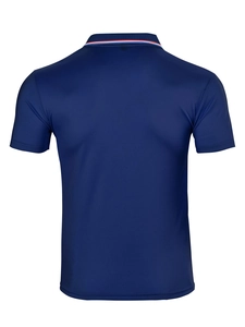 Vue arrière du polo bleu marine à séchage rapide avec détail de col rayé tricolore