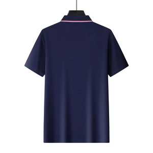 Vue arrière du polo bleu marine pour hommes avec détail du col rayé tricolore chic