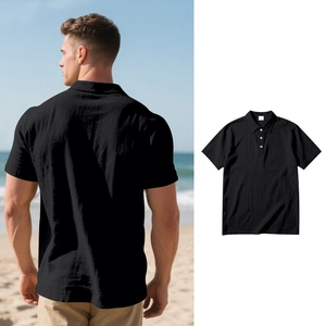 Vues avant et arrière d'un polo homme noir à manches courtes et texture gaufre