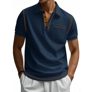 Herren Poloshirt in Dunkelblau mit orangefarbenen Kontrastnähten und Brusttasche