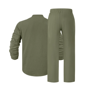 Dettaglio completo completo in lino verde oliva con pantaloni elastici e camicia a collo