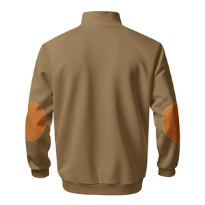 Achteraanzicht bruine sweater met oranje elleboogstukken en geribbelde boorden