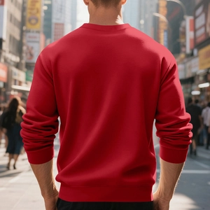 Rückansicht eines roten Herren-Sweatshirts mit Rundhalsausschnitt und Rippbündchen am Saum