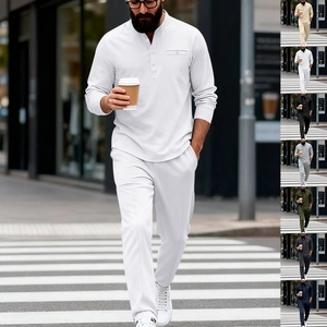 Détail d'un ensemble décontracté avec t-shirt Henley blanc à manches longues et pantalon