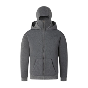 Détail du sweat à capuche gris foncé avec masque intégré et fermeture éclair métallique