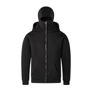 Détail d'un sweat à capuche pour homme avec masque cagoule intégré et fermeture éclair complète