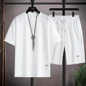Completo estivo da uomo in maglia a nido d'ape con t-shirt a maniche corte e shorts