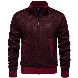 Chaqueta cárdigan para hombre con cuello alto, estampado de rombos granate y cremallera