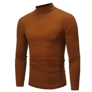 Detail of slim fit turtleneck t-shirt in caramel brown with high-quality hem stitching