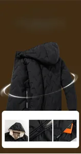 Detailoverzicht van winterjas met capuchon van winddichte stof en warme voering