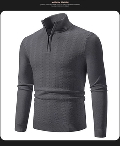Détail d'un pull en tricot gris pour homme avec col zippé et motifs de torsades texturés