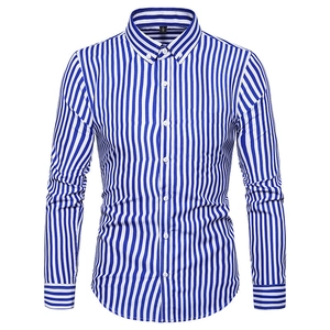 Camicia da uomo slim fit a maniche lunghe con strisce verticali blu e bianche e colletto bottoni