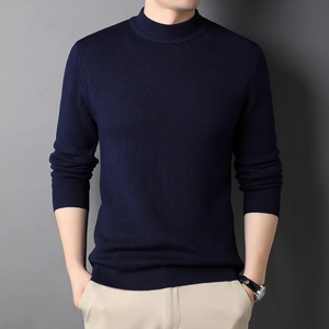 Maglione da uomo blu scuro a collo alto con vestibilità slim e polsini a coste