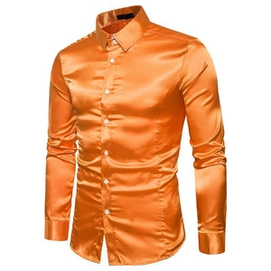 Camisa de hombre naranja de manga larga con acabado satinado brillante de imitación seda