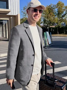 Blazer décontracté à carreaux gris pour homme avec revers à cran et poches plaquées