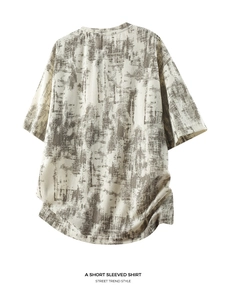 Détail de la texture tie-dye vintage américaine sur un T-shirt surdimensionné style urbain
