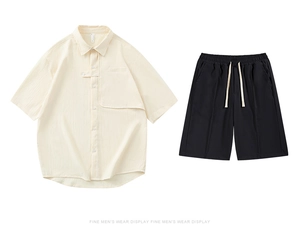 Ensemble d'été pour hommes avec chemise beige texturée et short noir à cordon de serrage