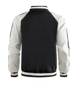 Dettagli dei polsini a costine e del retro monocromatico della giacca da baseball