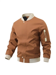 Blouson aviateur homme marron clair avec col montant crème et fermeture zippée