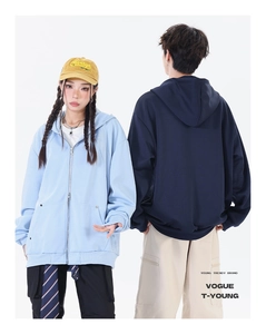 Detailansicht der Oversize-Kapuzenpullover mit Reißverschluss und Rückansicht aus schwerer Baumwolle