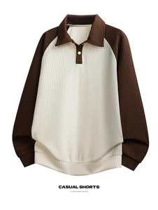 Detailed view of waffled texture and two-tone拼接 polo collar on long sleeve sweatshirt
