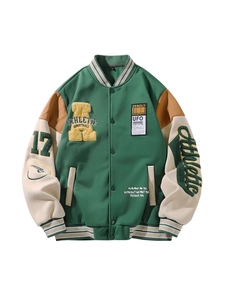 Veste baseball vintage vert forêt et crème avec des écussons brodés de style rétro