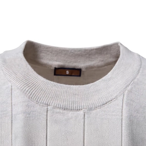 T-shirt en maille de coton pour hommes avec texture côtelée verticale et col rond élégant