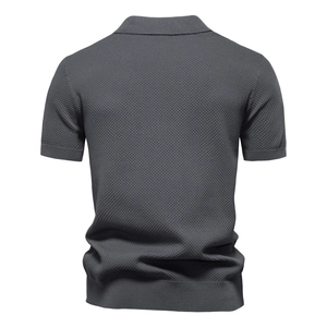 Polo homme à manches courtes gris foncé en tricot gaufré avec vue arrière détaillée