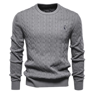 Grauer Zopfstrickpullover für Herren mit Giraffenstickerei und geripptem Rundhalsausschnitt