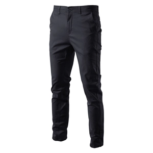 Ανδρικό μαύρο βαμβακερό παντελόνι slim fit με μινιμαλιστικό σχέδιο σε λευκό φόντο