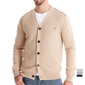 Heren gebreid vest met V-hals in beige met getextureerd patroon en bruine knopen