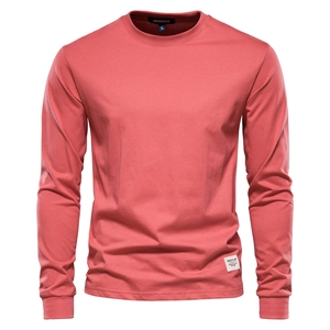 T-shirt da uomo a manica lunga in cotone rosa salmone con girocollo e vestibilità slim