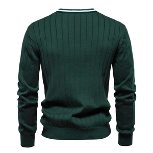 Cardigan da uomo in maglia a coste verde scuro con strisce a contrasto sul retro