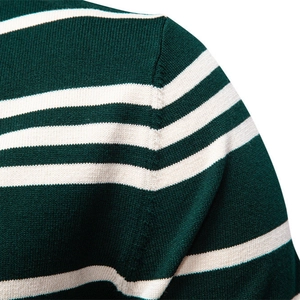 Herren-Strick-Polo-Pullover mit grünen und weißen Streifen und hochwertigen Nähten