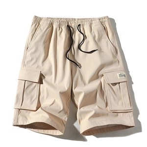 Bequeme Herren Cargo-Shorts in Beige mit elastischem Kordelzug und praktischen Seitentaschen