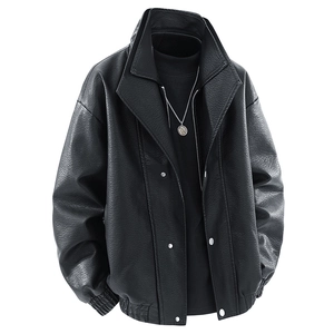 Schwarze Herren PU-Lederjacke im Freizeitstil mit Stehkragen und silbernen Metalldetails