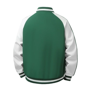 Vue arrière du blouson varsity vert forêt et blanc avec poignets et ourlet rayés
