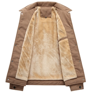 Herren-Cordjacke in Braun mit warmem Sherpa-Fleecefutter und Metalldruckknöpfen für Winter