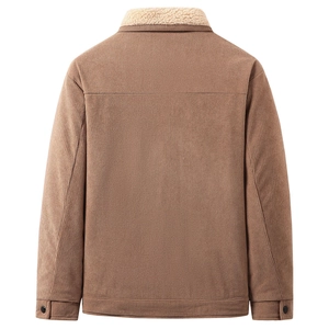 Detailansicht der braunen Cordjacke hinten mit Sherpa-Kragen und Steppnähten