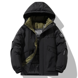 Giacca outdoor impermeabile con cappuccio da escursionismo nera con fodera verde oliva e tasche