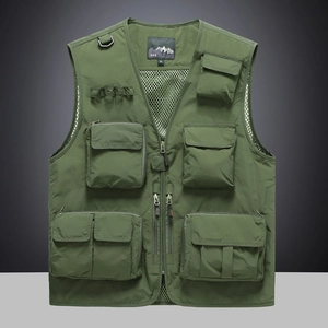 Vue de face de la veste d'extérieur vert armée à poches avec doublure en mesh