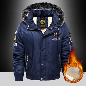 Giacca bomber invernale da uomo blu navy con collo in pelliccia sintetica e fodera sherpa