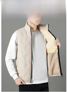 Détail de la doublure en polaire épaisse et de la poche intérieure de la veste