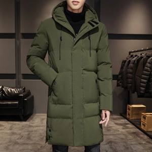 Parka invernale da uomo verde oliva con cappuccio e tasche ampie imbottito