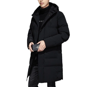 Cappotto invernale lungo da uomo con cappuccio in tessuto nero opaco antivento stile