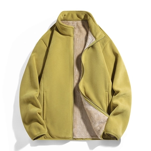 Winterjacke aus Polarfleece in Senfgelb mit Stehkragen und warmem Lammfellfutter