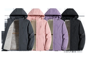 Detailansicht von winddichtem V-Muster Stoff und warmem Fleecefutter bei Outdoorjacken