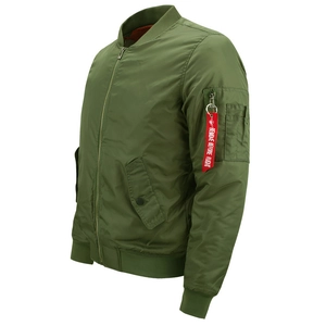 Herren MA-1 Fliegerjacke in Olivgrün mit klassischem Flight-Tag und geripptem Stehkragen